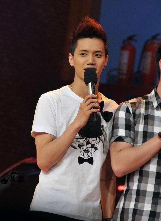 《天天向上》主持阵容大换血,只有他一直站在汪涵左边,从未更换