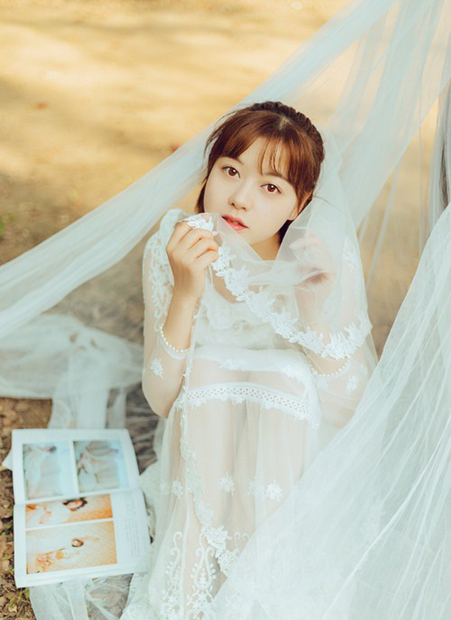 白纱裙少女秋意浓暖系写真