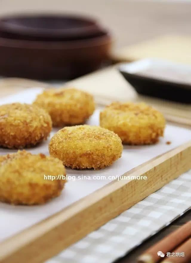 香甜酥软山药饼,让它成为你餐桌上最受欢迎的小点心吧!