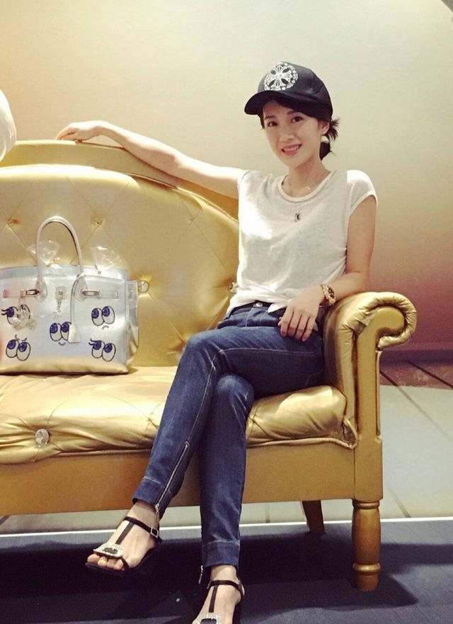 这一期明星美足给大家带来的有卢杉,阚清子,陈瑶,周二珂,李小冉,刘芸