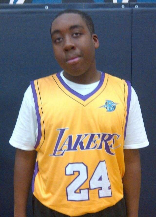 哈登不为人知的悲惨童年,成名后的他为何不与自己的父亲相认?