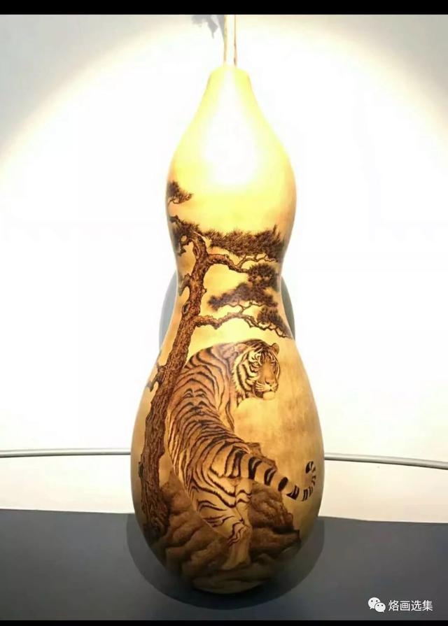 刘建伟葫芦烙画受邀参加葫芦小镇首届葫芦精品展