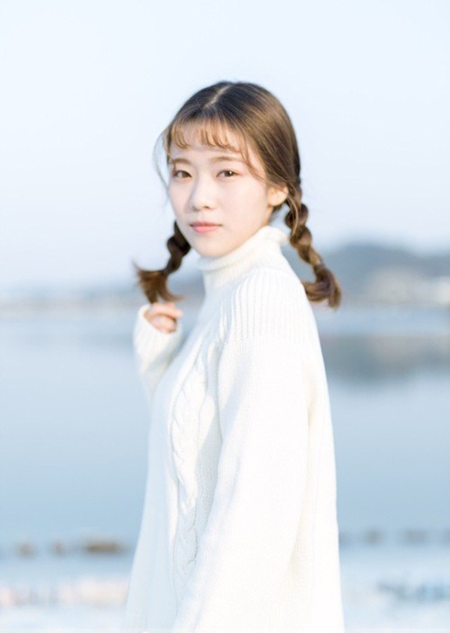 英伦范女生扎小辫子雪地纯净唯美写真