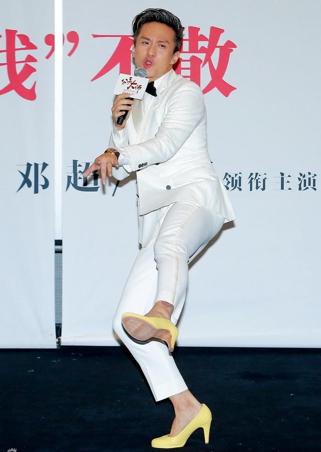 当男明星穿上高跟鞋,罗晋娘,鹿晗懵,邓超都没有他妖娆!