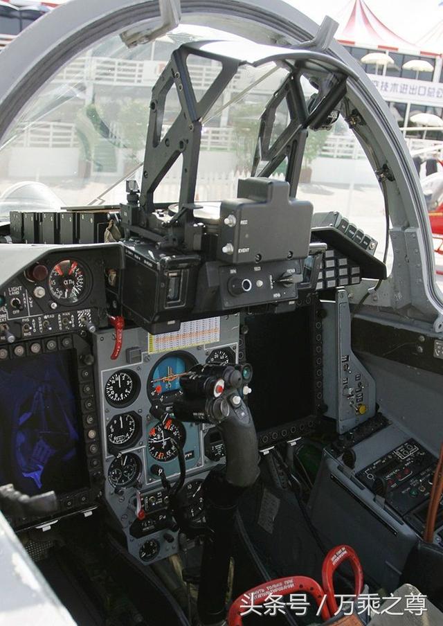 由简陋到科幻中美俄欧50种战斗机驾驶舱高清对比图