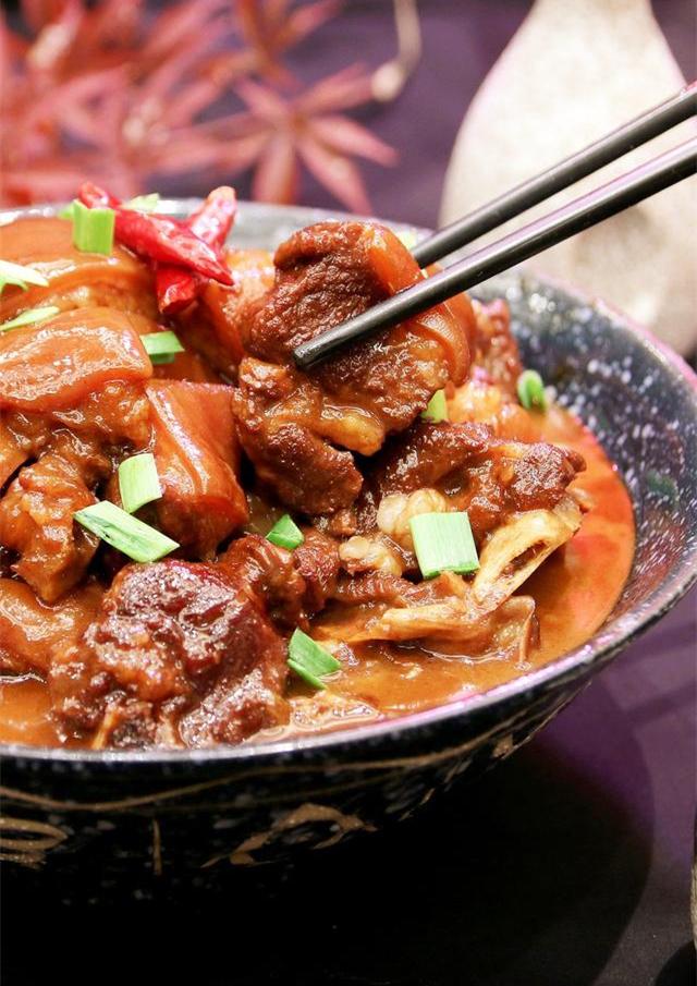 红烧羊肉的秘诀,让肉既熟又烂且好吃,手艺秒杀大厨