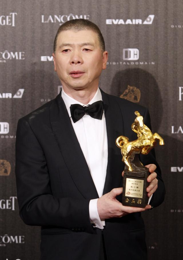 她是一个李安,张艺谋,冯小刚共同看好的女演员,估计在国内是少数人的