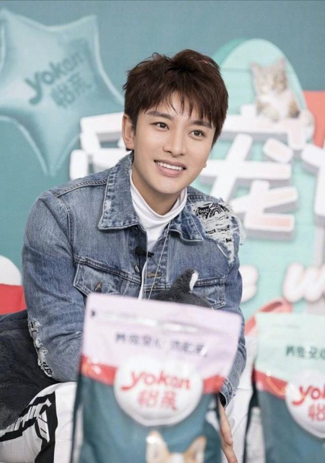 贾乃亮和pgone的颜值pk,网友吐槽:嫂嫂你是什么眼神?