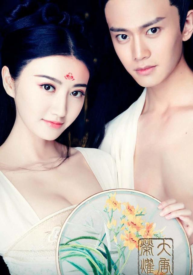 今晚景甜和任嘉伦圆房,海报里同穿睡衣,引人期待!