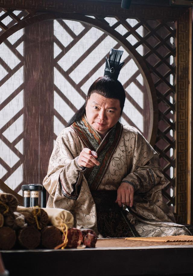 古装喜剧《又见钟无艳》正式开机,老戏骨小鲜肉致敬经典!