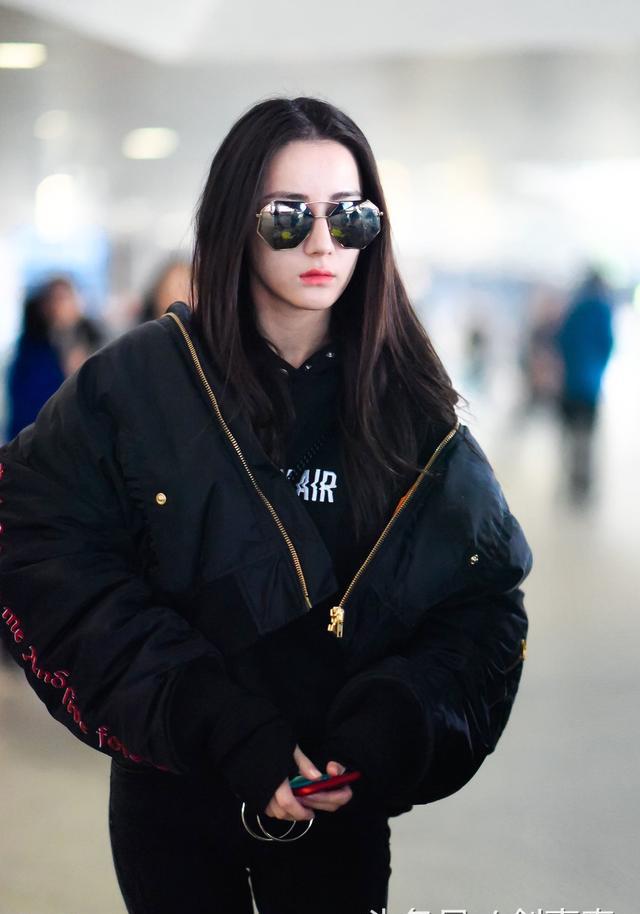 018浙江卫视跨年晚会网友惊呼:原来迪丽热巴的