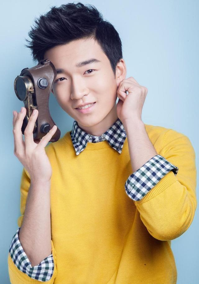 石云鹏 饰 江卫东(军庆少年)