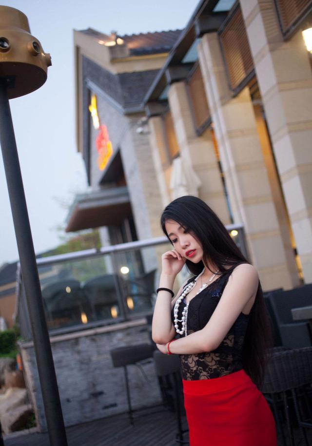 绝美天仙红黑配