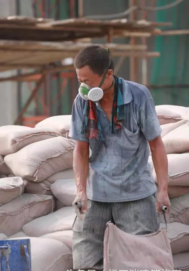 建筑工人与蓝领,白领的对比!