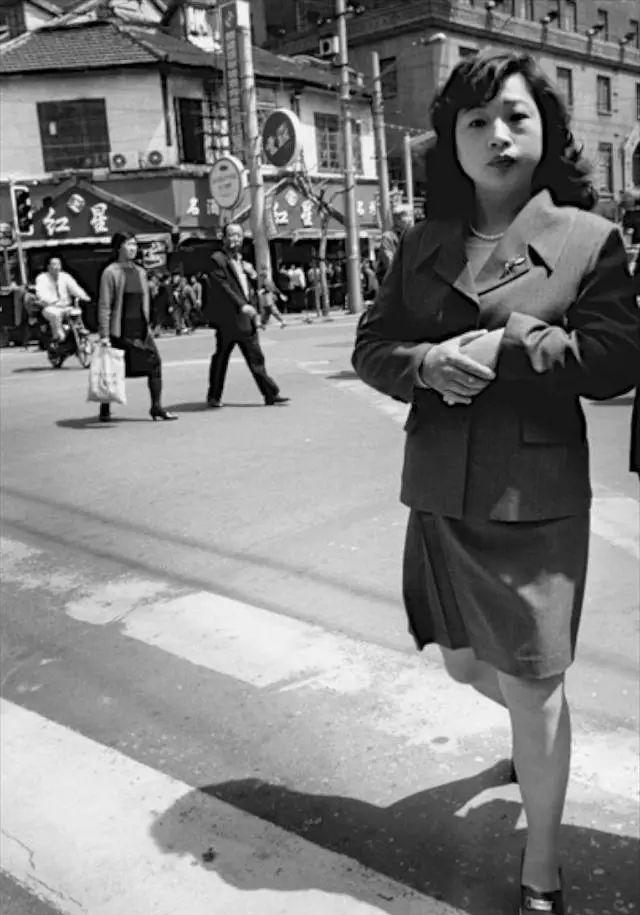 老照片:布鲁斯镜头下的上海女子 1999年