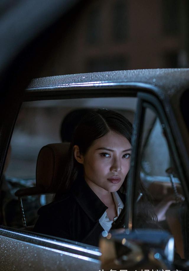 大嫂徐冬冬《追龙》继续江湖一姐,不贴胸贴