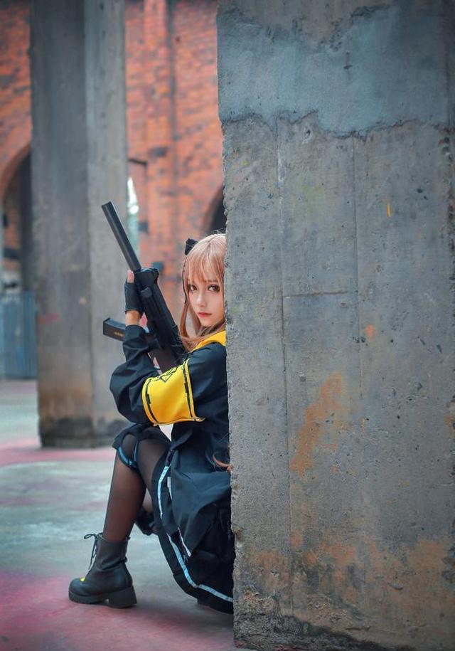 这个小9有点酷少女前线ump9的cosplay欣赏