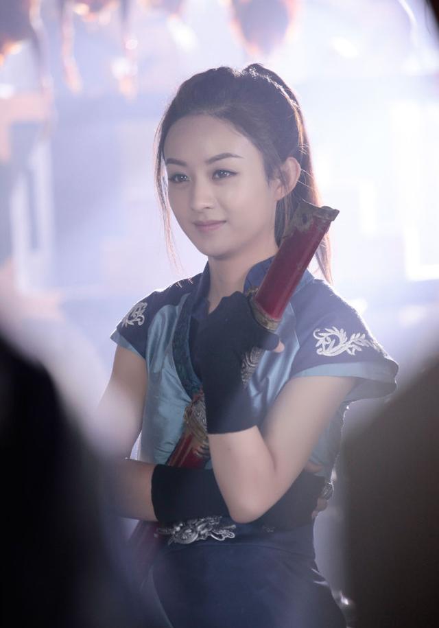 楚乔萧玉打戏部分花絮,抱着剑鞘的楚乔好帅