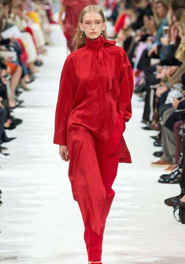 巴黎时装周valentino 2018春夏大秀上的红