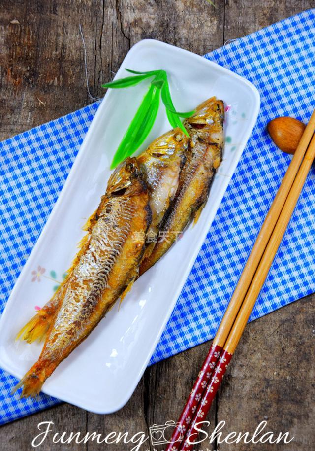 「低卡减肥餐,瘦到飞起来」香煎黄鲫鱼&牛奶水果麦片