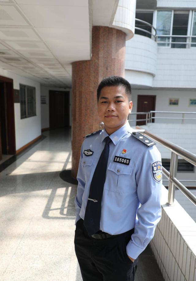 "男,80后,中山市公安局网络警察支队四大队科员.1.
