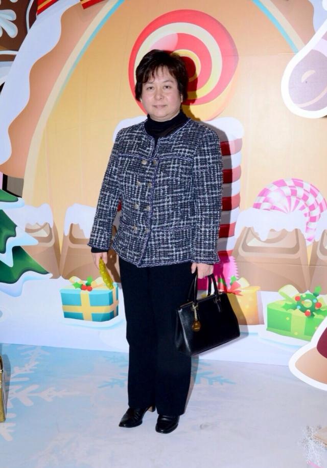 正文  何超葭是赌王何鸿燊和二房蓝琼璎所生的第三个女儿,1968年生