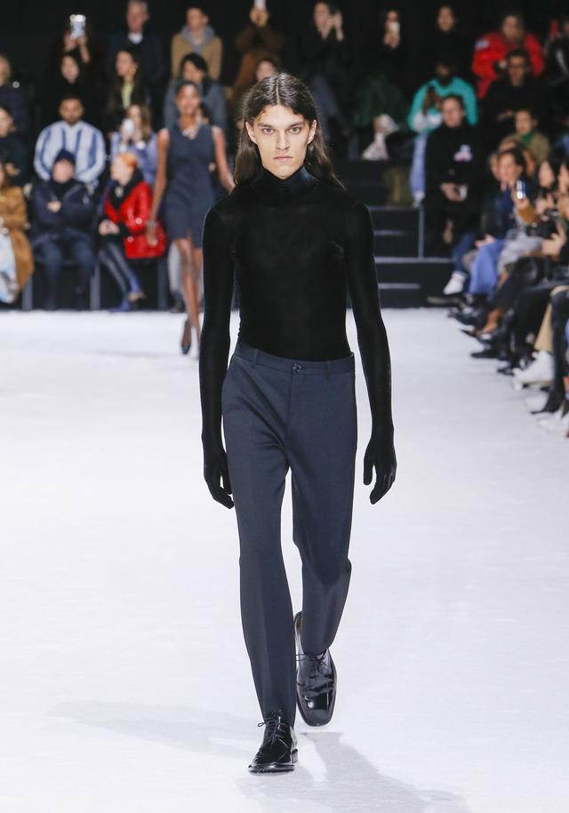 balenciaga让爸爸那一辈的复古穿搭又流行回来了