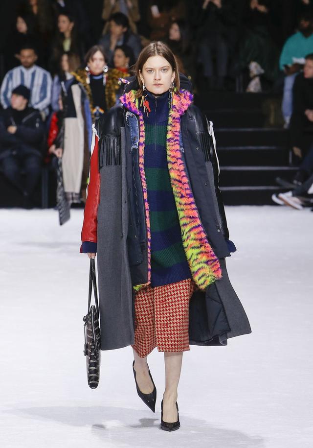 balenciaga让爸爸那一辈的复古穿搭又流行回来了