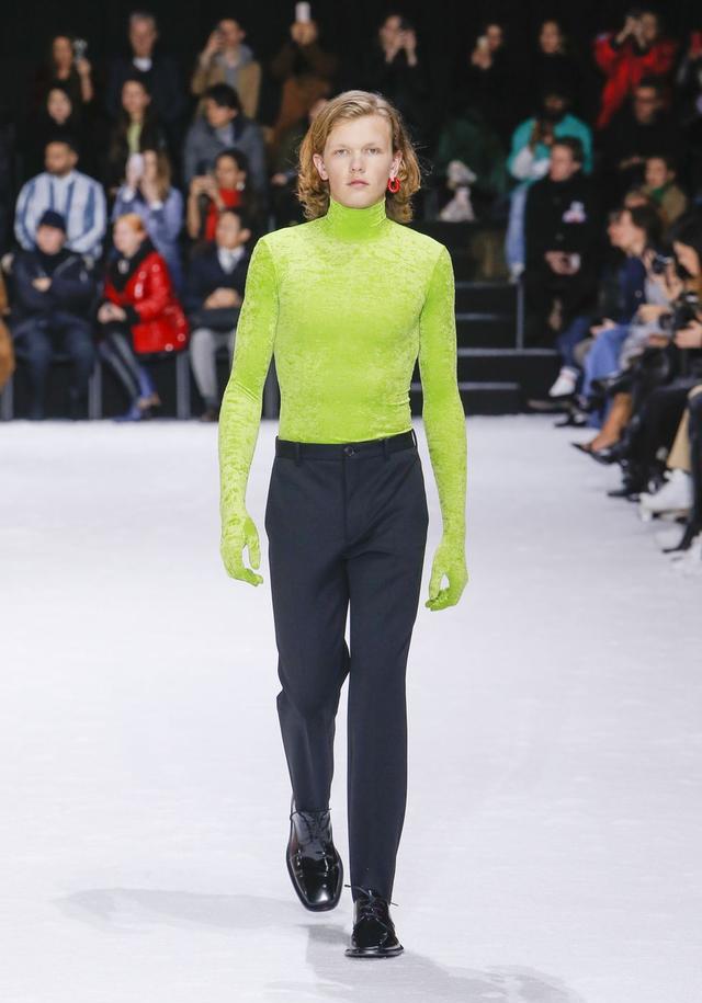 balenciaga让爸爸那一辈的复古穿搭又流行回来了