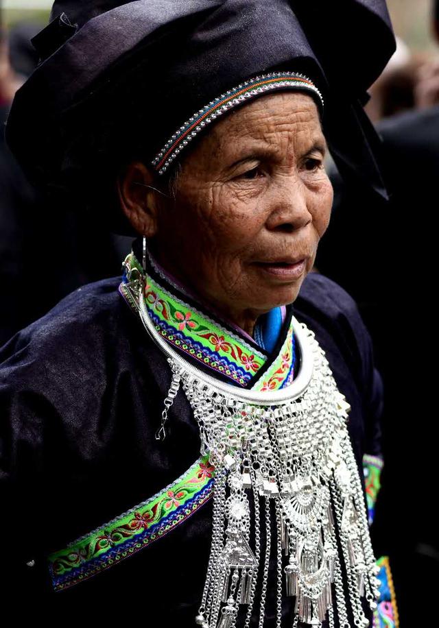 汤谷村在西畴县城的东北方,这里绿树环抱,是壮族人民世代居住的村寨.