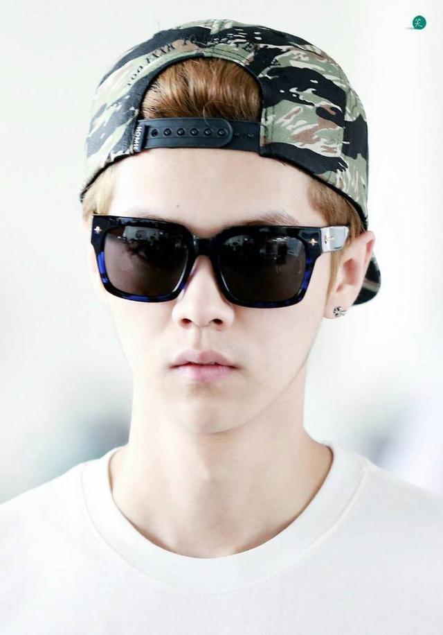 鹿晗戴墨镜合集要不要这么帅