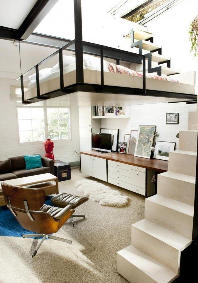 房间里放一张夹层床实用又美观家里来客人很方便