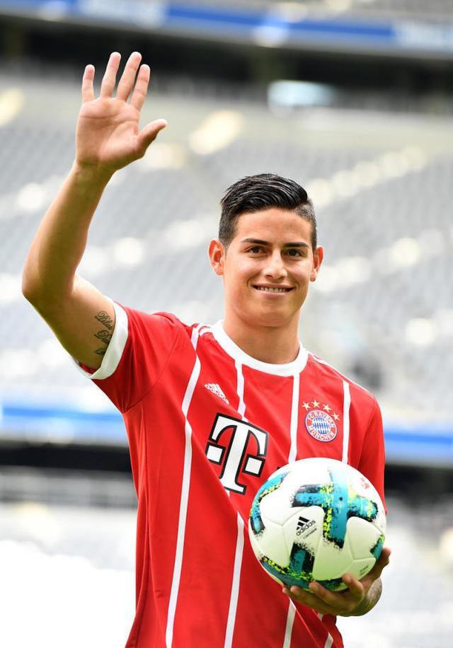 j罗正式亮相拜仁 颜值逆天又疯狂圈粉