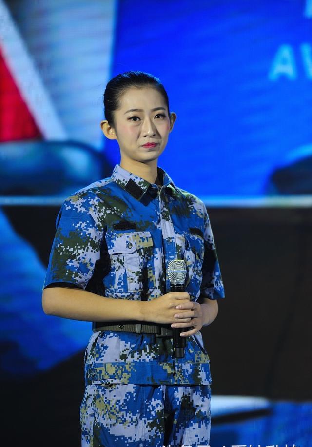 用生命诠释忠诚以信念点燃梦想诗朗诵刀锋上的舞者