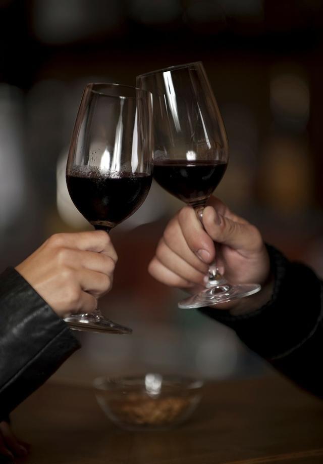 你知道男人为什么总是喝的酩酊大醉吗?