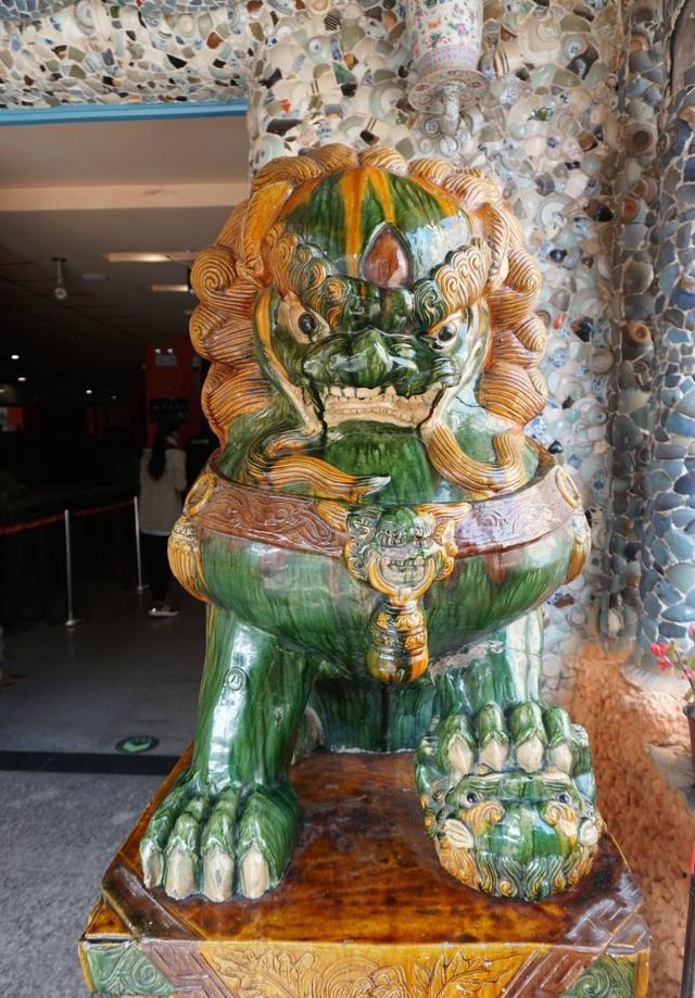 天花娉婷下如雨狻猊坐上师子语