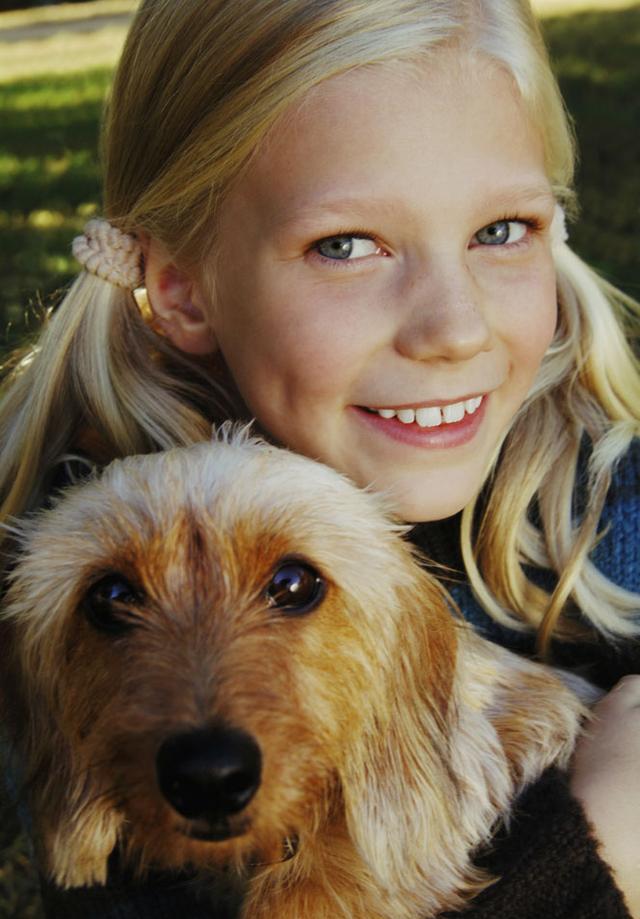 一个很有意思的故事,比利时有一对干系很好的小女孩,琼斯和瓦里,年纪