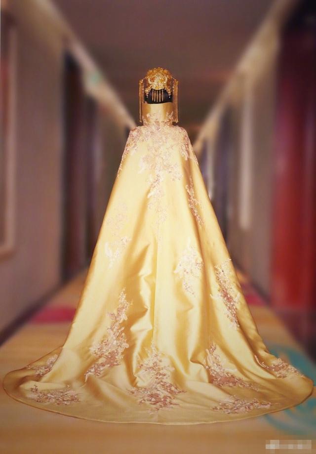 63岁美成仙!赵雅芝身穿金色长袍变身女皇太美了!