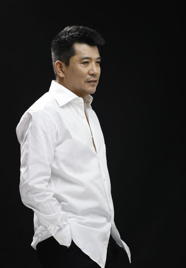 哥哥是著名导演,曾饰演孙红雷的老师,《琅琊榜2》合作黄晓明