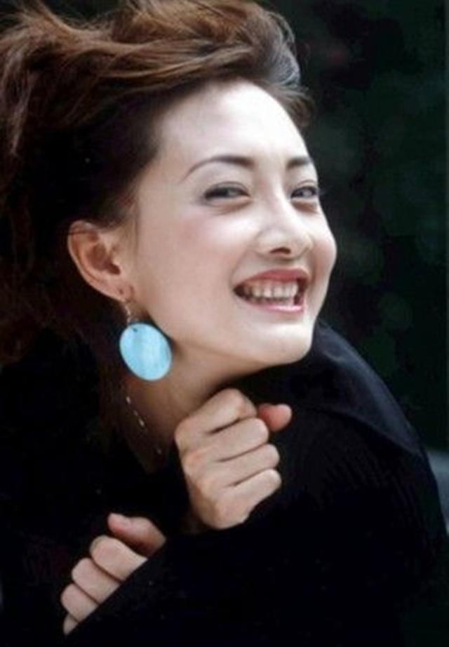 多次登上春晚的舞台, 出道二十五年零绯闻, 堪称娱乐圈的一股清流