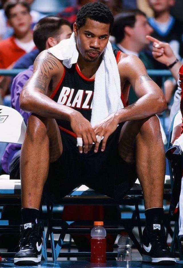 铁血大前锋"怒吼天尊"拉希德·华莱士的篮球生涯