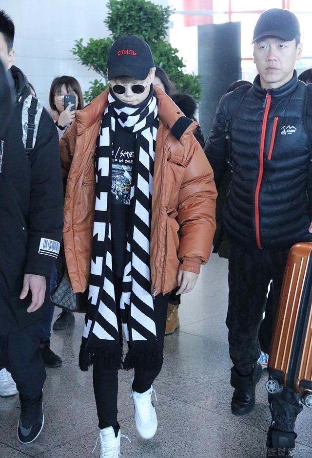 包含时光之眼羽绒服李宇春的词条