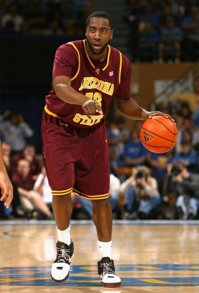 出签名鞋多难?哈登跳槽阿迪才出签名鞋,伦纳德