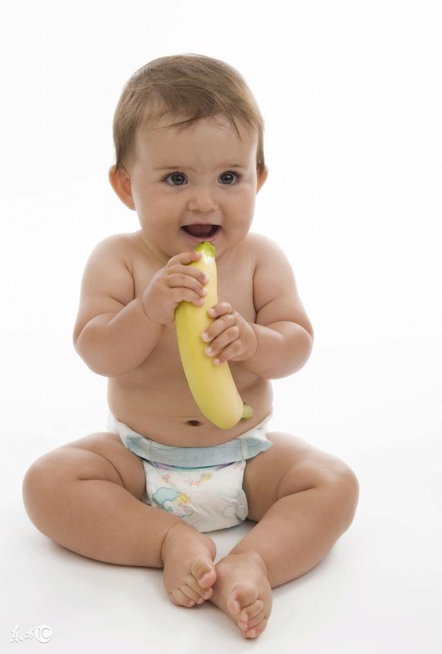 宝宝拉不出粑粑的痛,吃香蕉能解决吗?无知父母别傻了!