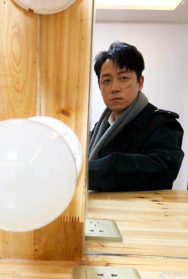 潘粤明发自拍透露《白夜追凶2》已经在拍摄中了?