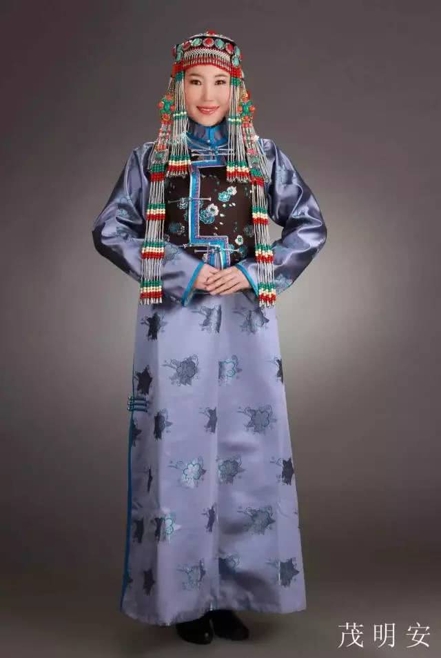 内蒙古蒙古族28部落的108套服饰34组头饰快来收藏吧