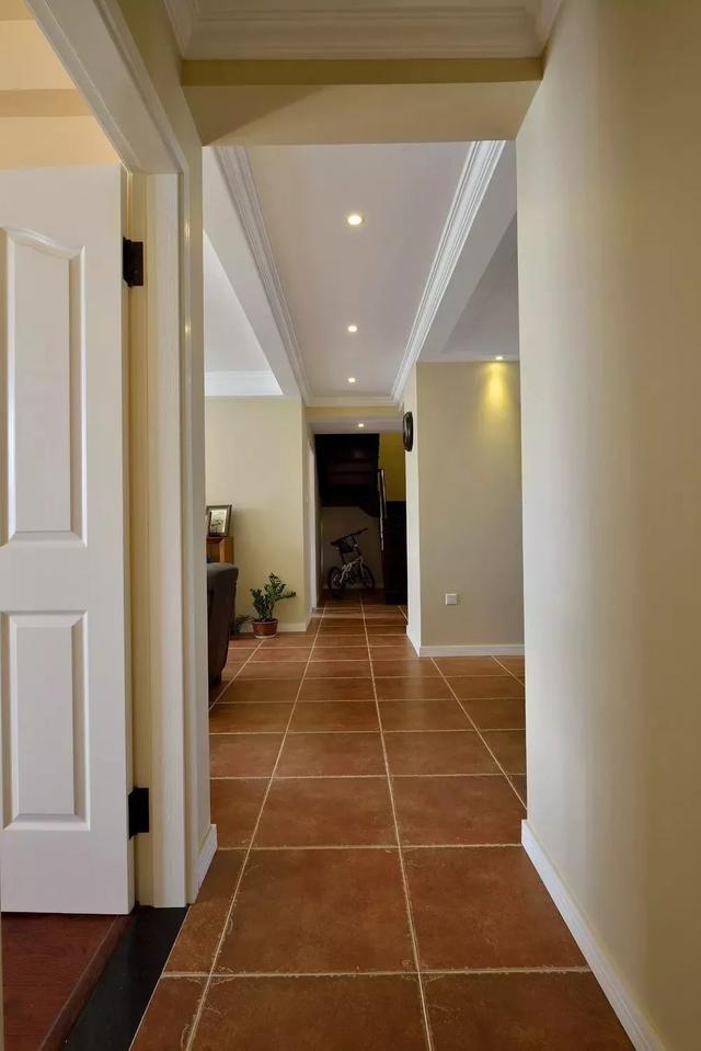 走廊地面砖,这样铺设有档次!