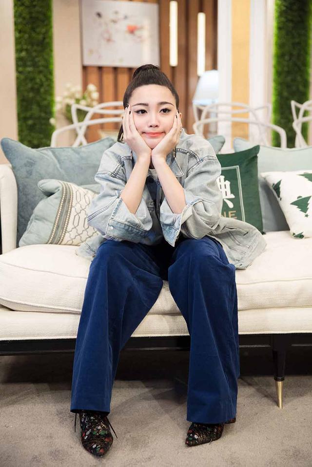 张天《歌手》首秀唱《queen bee》 炫酷登台显魅力