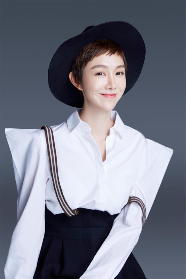 骑二八杠追爱,开挖掘机结婚,芒果台的开年神剧处处都是惊喜啊