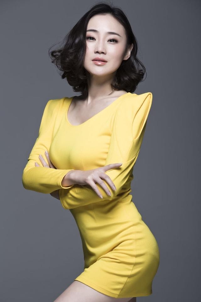 杨淼我不是精英饰演ohmygod小姐爆红网络